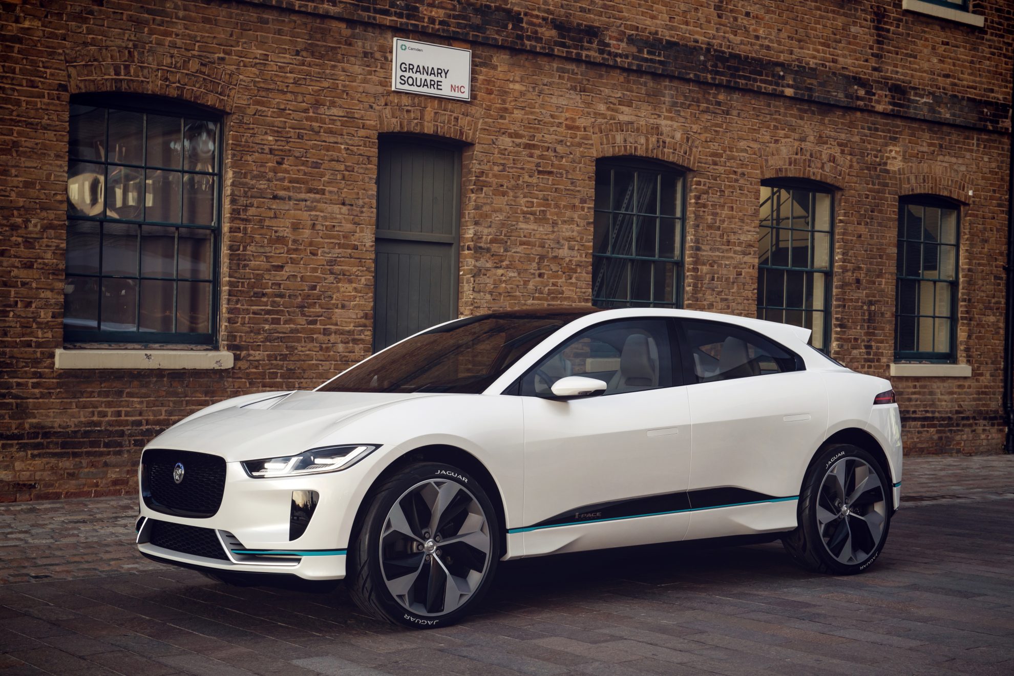 Jaguar Land Rover rozważa rozpoczęcie produkcji pojazdów
