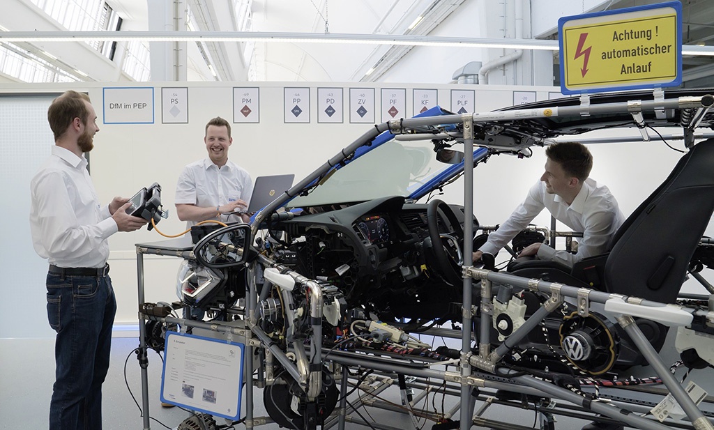 Volkswagen szkoli specjalistów pod kątem elektromobilności