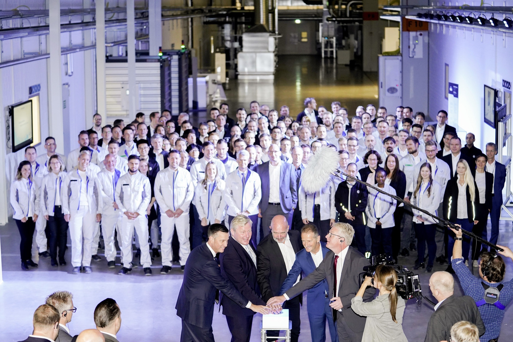 Volkswagen rozpoczyna w Salzgitter produkcję akumulatorów